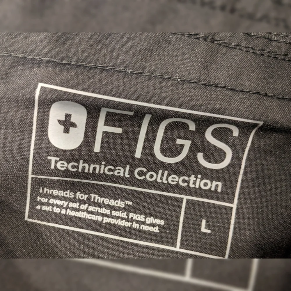 Figs Technical Collection Axim Cargo Scrub Pants in Black Size Large